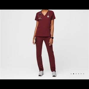 FIGS Wine Scrub Set! NWT!